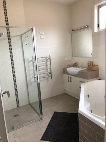 Central Executive 3Br Townhouse 50M To Dean Street Albury Bagian luar foto