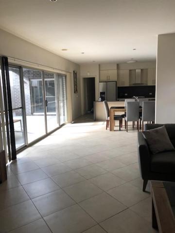 Central Executive 3Br Townhouse 50M To Dean Street Albury Bagian luar foto